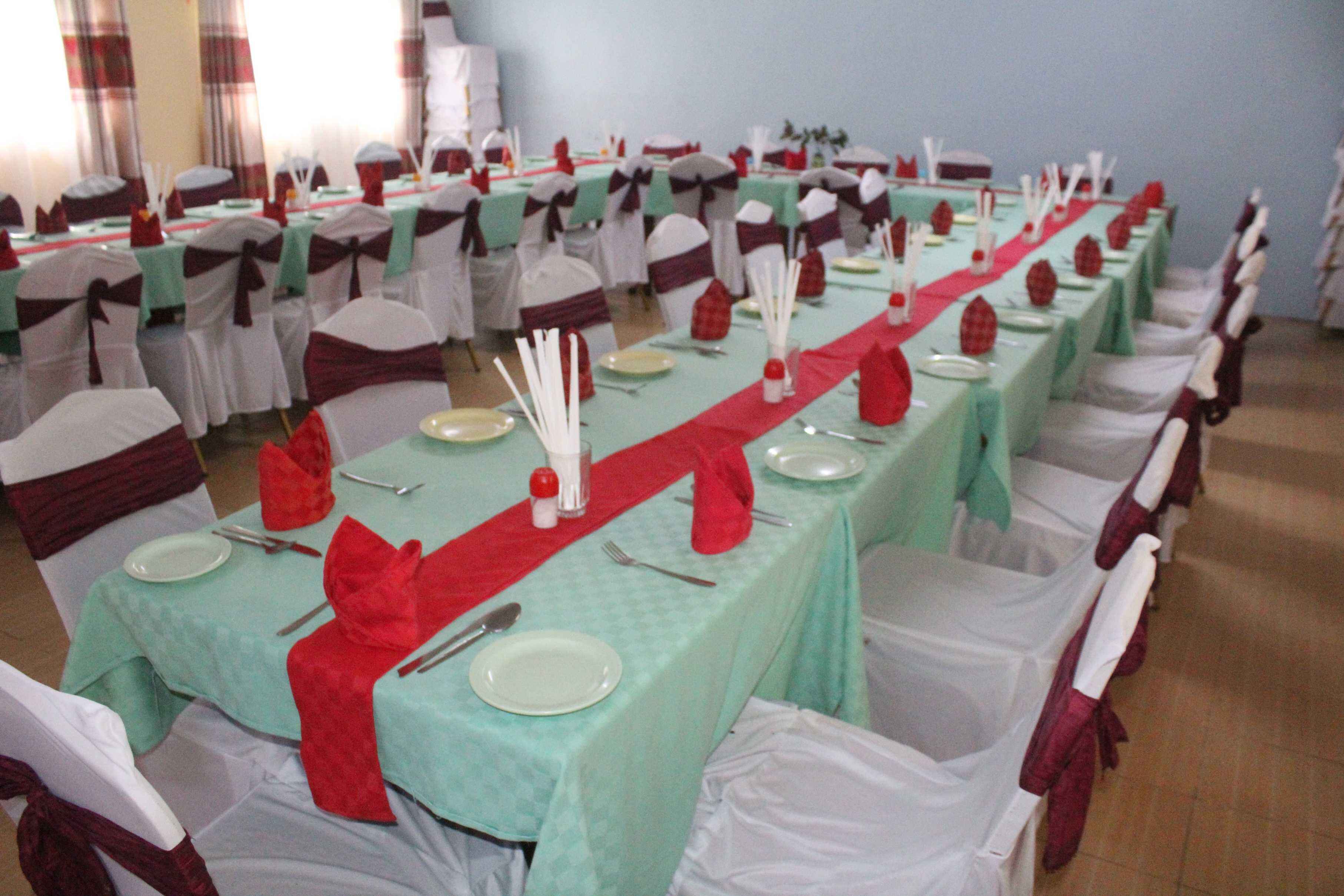 Dining Halls & Outdoor Setting