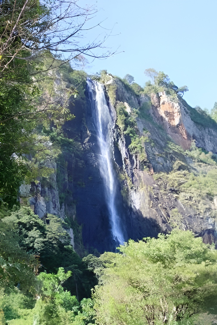 Torok Waterfall